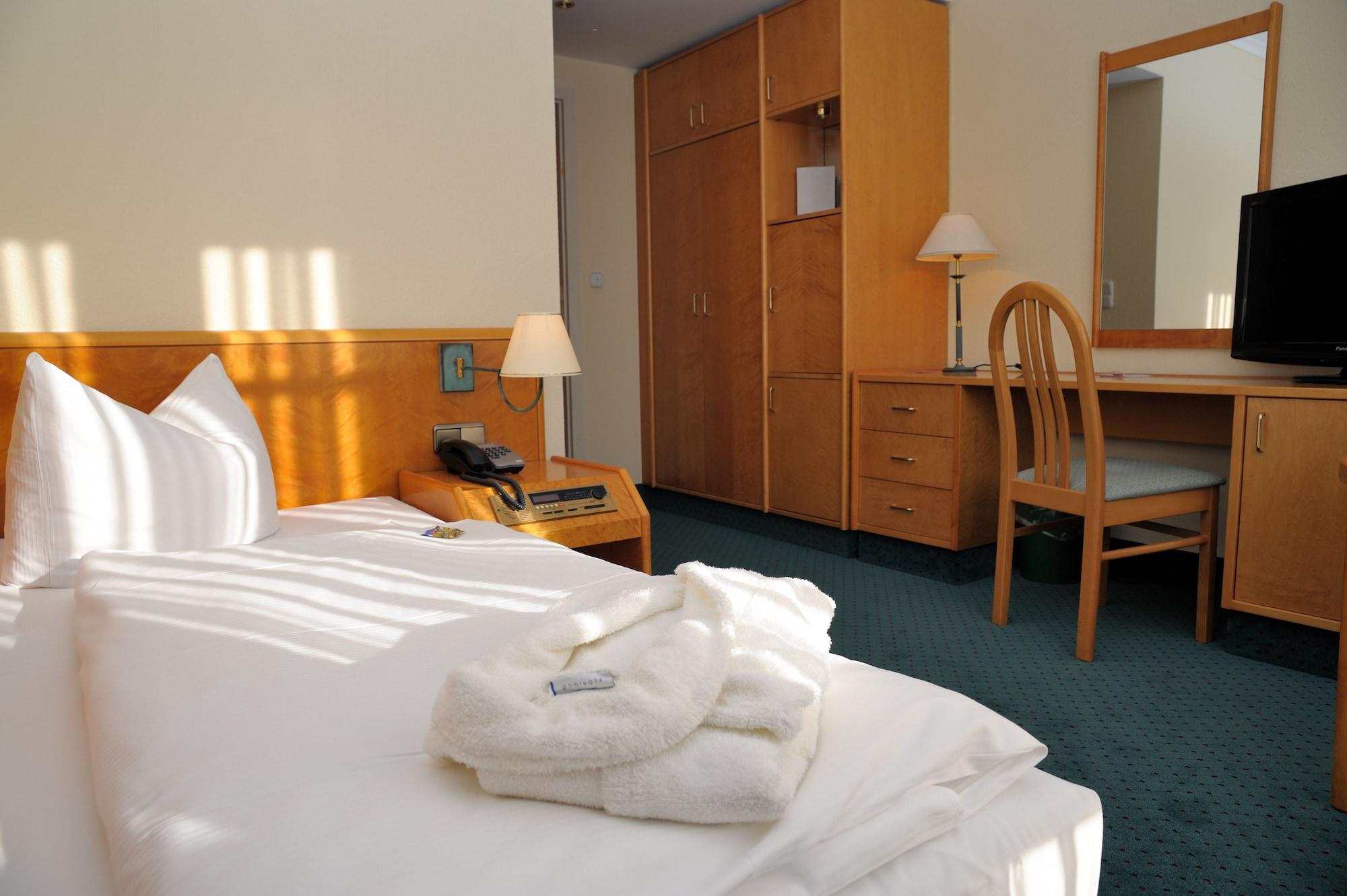 Park Hotel Fasanerie Neustrelitz Exterior photo